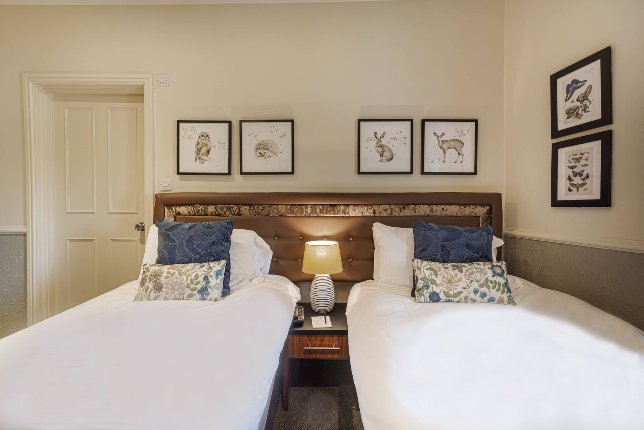 Classic Twin Room Hotel Boston 3 scaled